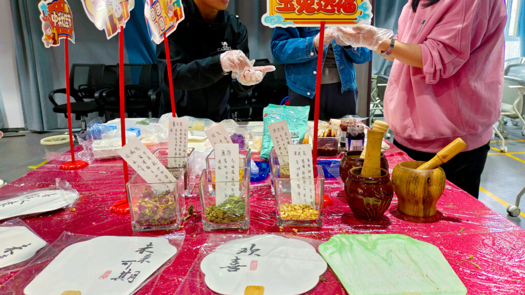k8凯发物流中秋游园会