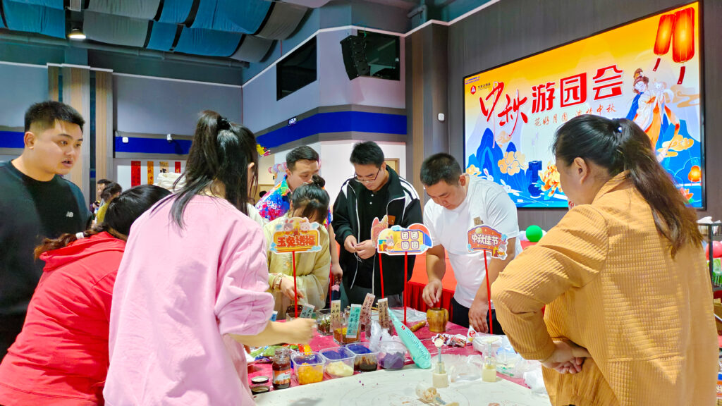 k8凯发物流中秋游园会
